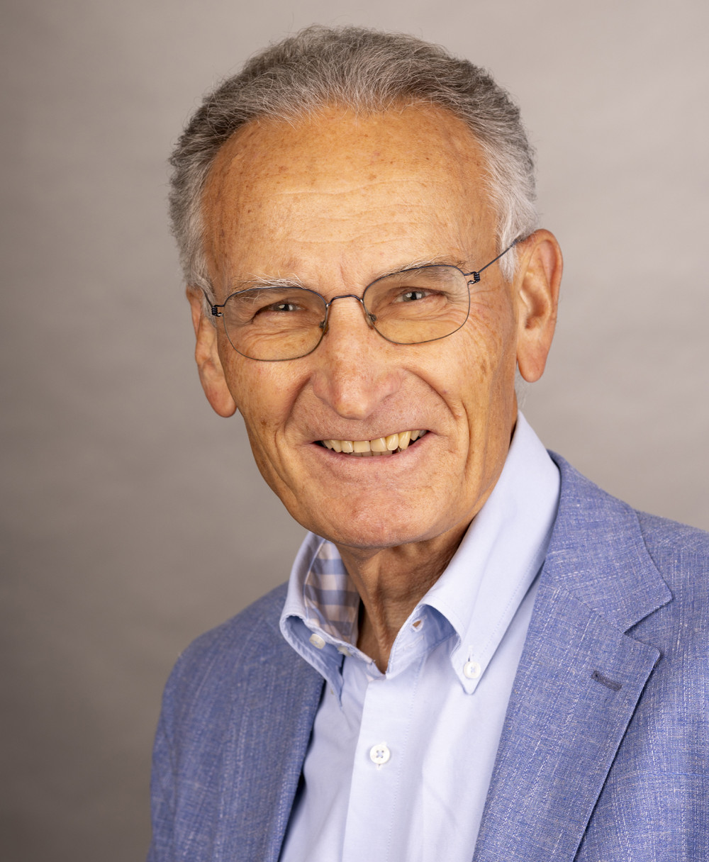 Dr.Wolfgang Bracker